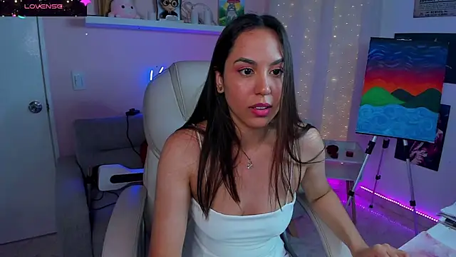 Snapshot of VenusIsLove_ chatting on 01.01.25 VenusIsLove online show from 01.01.25