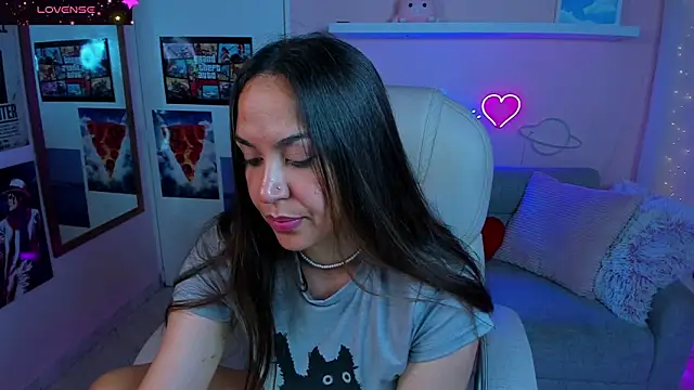 Snapshot of VenusIsLove_ chatting on 01.24.25 VenusIsLove online show from 01.24.25