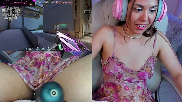 Snapshot of VenusIsLove_ chatting on 02.10.25 VenusIsLove online show from 02.10.25