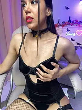 Snapshot of VenusIsLove_ chatting on 10.19.25 VenusIsLove online show from 10.19.25