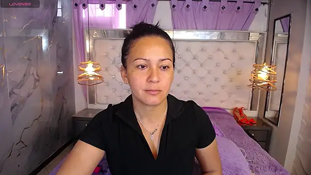 Melissa-roberts online show from 12.05.25