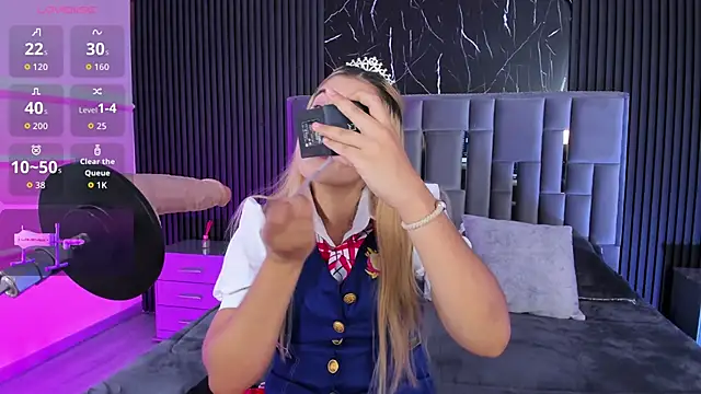 Snapshot of Liahfontaine chatting on 10.30.25 Liahfontaine online show from 10.30.25