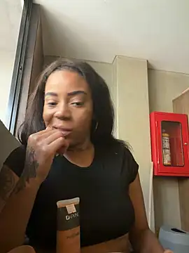 Snapshot of loana_vegas chatting on 05.26.26 loana vegas online show from 05.26.26