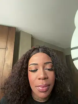 Snapshot of loana_vegas chatting on 07.23.26 loana vegas online show from 07.23.26