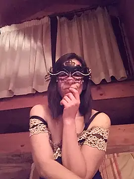 Snapshot of MissMonella85 chatting on 12.04.25 MissMonella85 online show from 12.04.25