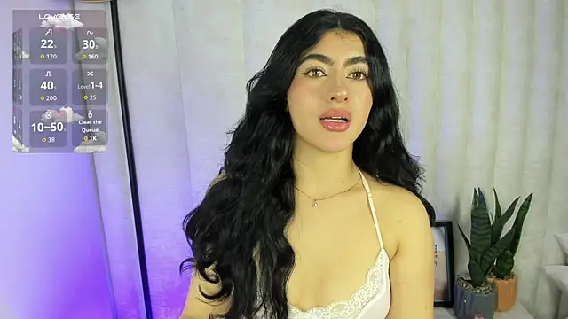 Snapshot of Emii_rous chatting on 11.10.25 Emii rous online show from 11.10.25