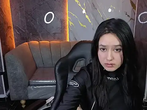 Aleja05 b online show from 10.23.25