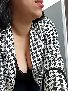 Caroline-17 online show from 12.01.25