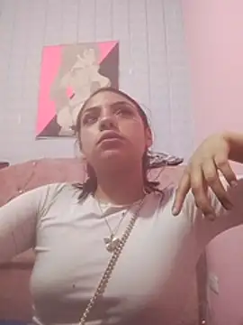 Victoria Alvarez online show from 11.19.25