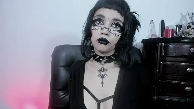 Snapshot of Yueeclipsa chatting on 12.14.25 Yueeclipsa online show from 12.14.25