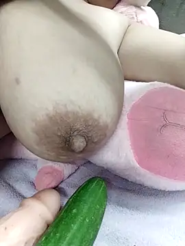 Snapshot of Big_booobs8 chatting on 11.12.25 Big booobs8 online show from 11.12.25