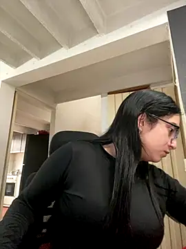 Kloe Novoa online show from 12.20.25