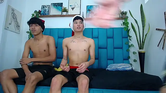 Hot Boys Latinos X online show from 12.22.25