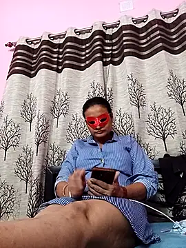 Hotty girl25 online show from 12.14.25