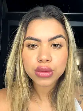 Snapshot of Alanna-foxx chatting on 10.29.25 Alanna-foxx online show from 10.29.25