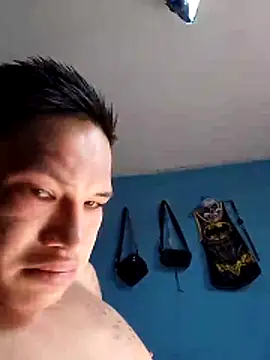 Ojitosbrrr online show from 11.22.25