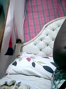 Snapshot of FaithMatsane chatting on 10.31.25 FaithMatsane online show from 10.31.25