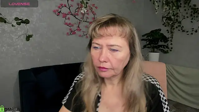 Carla Vogue online show from 11.22.25