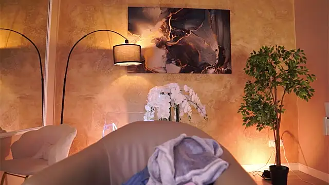 MaddieBryggs online show from 02.27.26