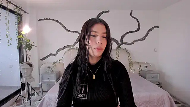 Snapshot of AsiaMillerr_ chatting on 11.14.25 AsiaMillerr online show from 11.14.25