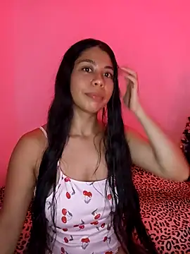 Snapshot of Angeeelina@xh chatting on 12.01.25 Angeeelinaxh online show from 12.01.25