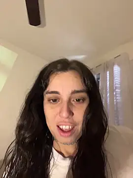 Snapshot of gigi333regi chatting on 12.15.25 gigi333regi online show from 12.15.25