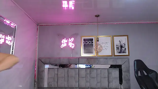 Cute Martina v online show from 11.25.25