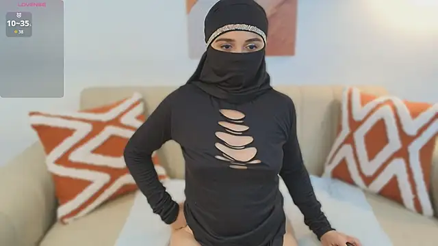 Snapshot of Lailaa_lush chatting on 11.06.25 Lailaa lush online show from 11.06.25