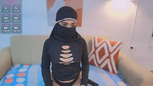 Snapshot of Lailaa_lush chatting on 11.18.25 Lailaa lush online show from 11.18.25