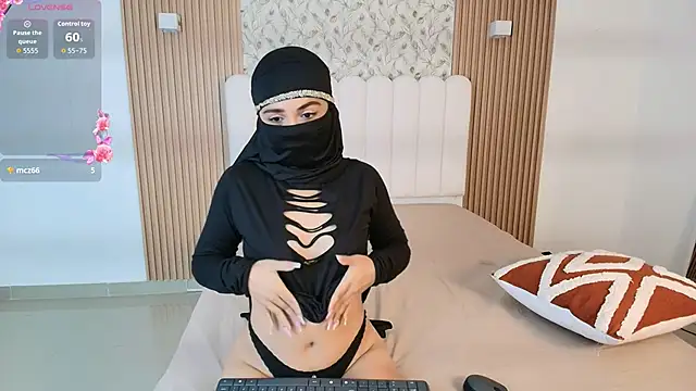 Snapshot of Lailaa_lush chatting on 11.24.25 Lailaa lush online show from 11.24.25