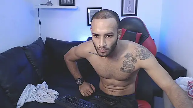 Snapshot of Giselle_Max chatting on 11.03.25 Giselle Max online show from 11.03.25