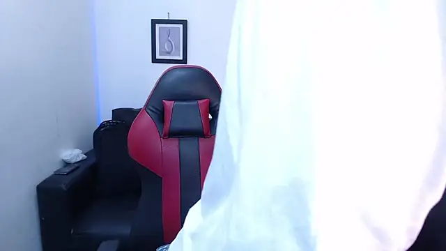 Snapshot of Giselle_Max chatting on 11.06.25 Giselle Max online show from 11.06.25