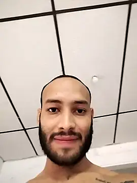 Snapshot of Giselle_Max chatting on 11.25.25 Giselle Max online show from 11.25.25