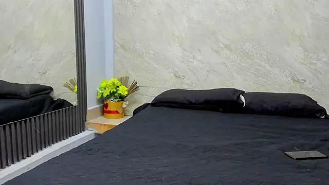 Sarahh-19 online show from 11.14.25