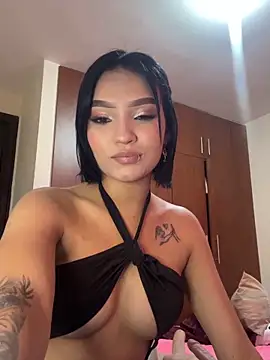 Snapshot of zoeejones chatting on 11.02.25 zoeejones online show from 11.02.25