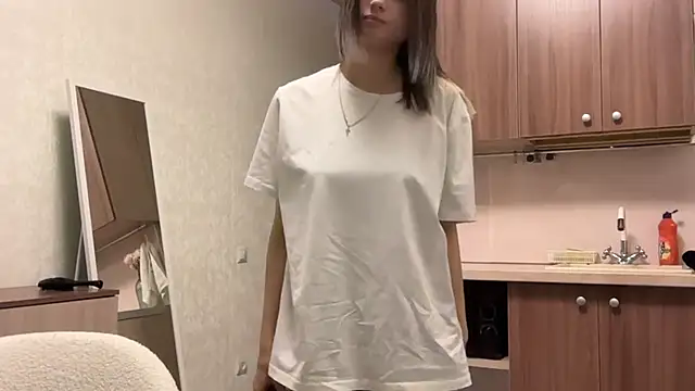 AidaGloshen online show from 10.24.25