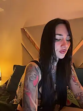 Snapshot of NinaHex chatting on 01.19.26 NinaHex online show from 01.19.26