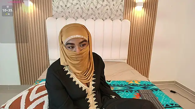 Snapshot of Lina_arabiann chatting on 12.01.25 Lina arabiann online show from 12.01.25