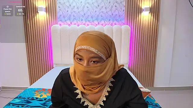 Snapshot of Lina_arabiann chatting on 12.14.25 Lina arabiann online show from 12.14.25