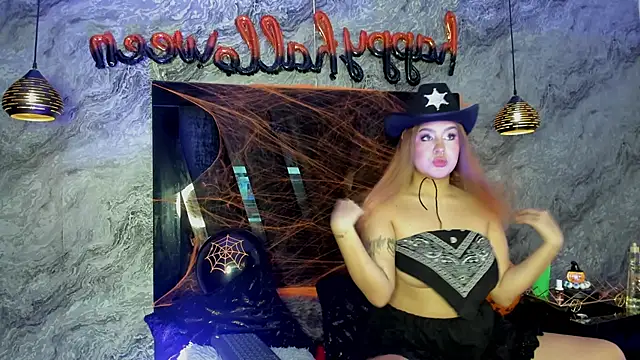 VelvetKiss  online show from 10.31.25