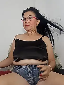 Snapshot of laliItaclark chatting on 05.26.26 laliItaclark online show from 05.26.26