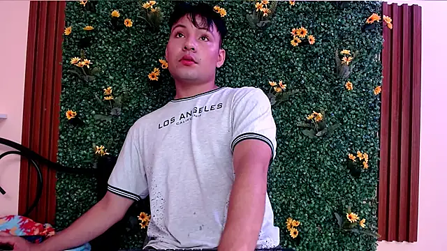 Snapshot of angel666smit chatting on 10.30.25 angel666smit online show from 10.30.25