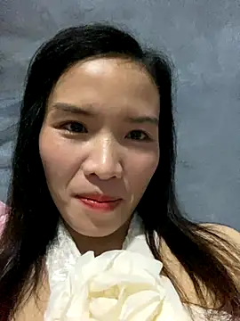 Snapshot of Yunzang chatting on 10.29.25 Yunzang online show from 10.29.25