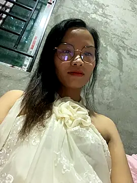 Snapshot of Yunzang chatting on 10.30.25 Yunzang online show from 10.30.25