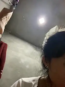 Snapshot of Yunzang chatting on 11.13.25 Yunzang online show from 11.13.25