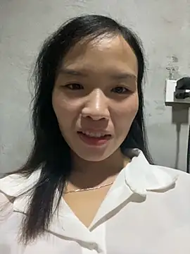 Snapshot of Yunzang chatting on 11.18.25 Yunzang online show from 11.18.25