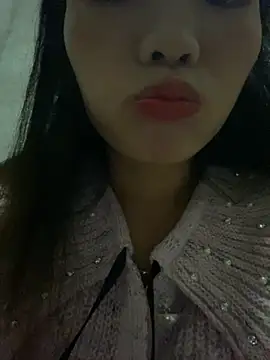 Snapshot of Yunzang chatting on 11.27.25 Yunzang online show from 11.27.25