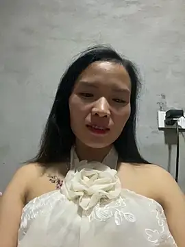 Snapshot of Yunzang chatting on 11.27.25 Yunzang online show from 11.27.25