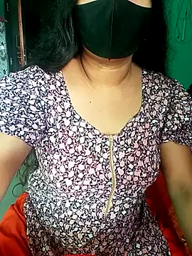 Snapshot of Chadni19 chatting on 11.04.25 Chadni19 online show from 11.04.25