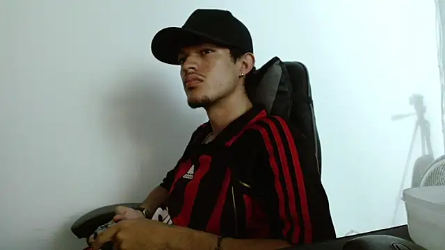 BrayanOconer08 online show from 11.14.25